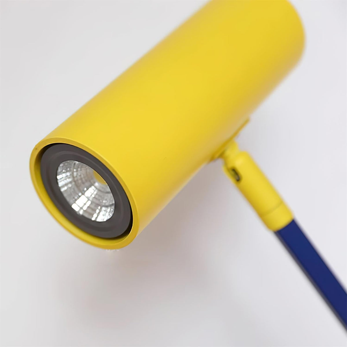 Ura Lampadaire