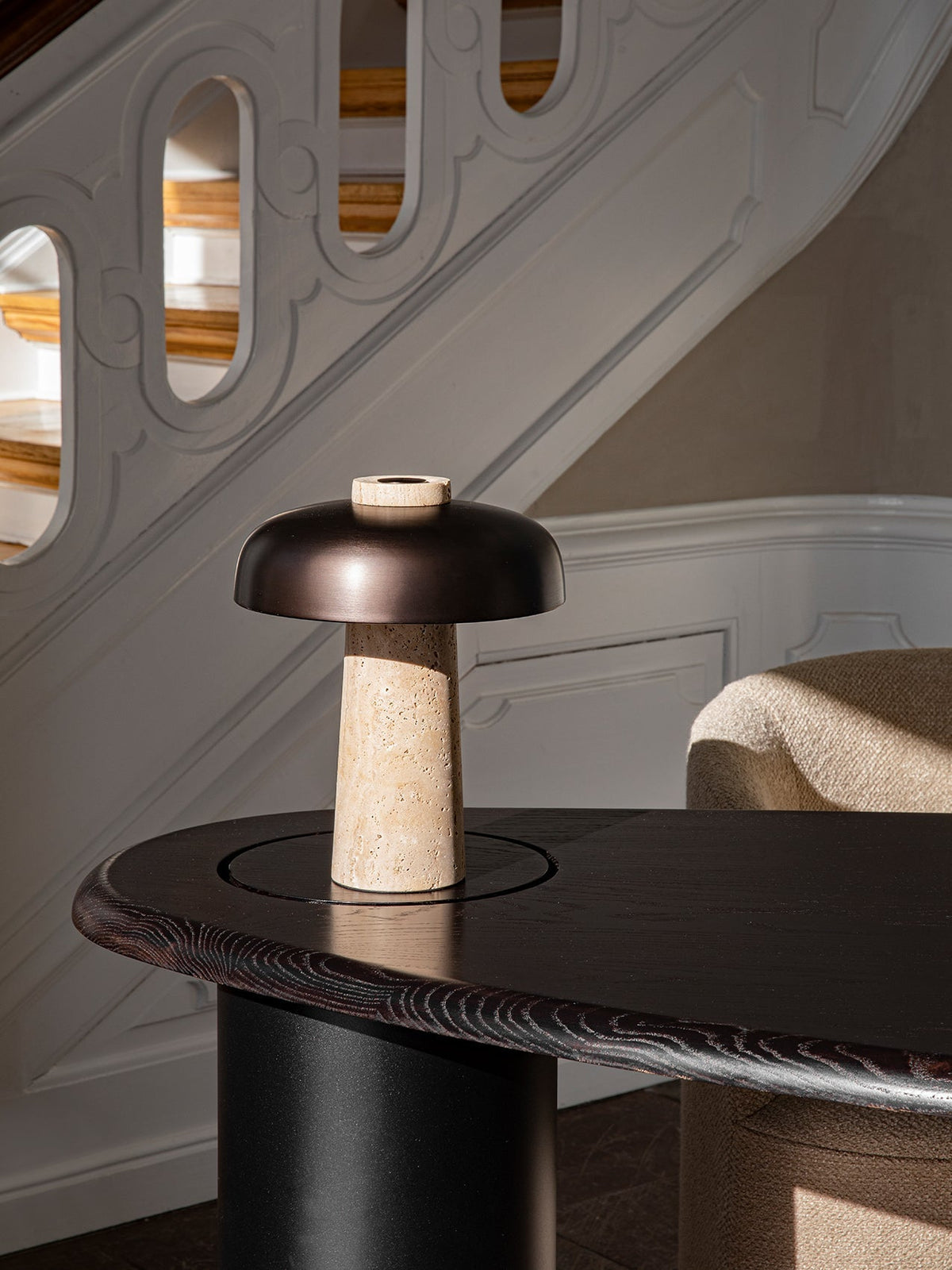 Oakley Lampe à Poser en Travertin