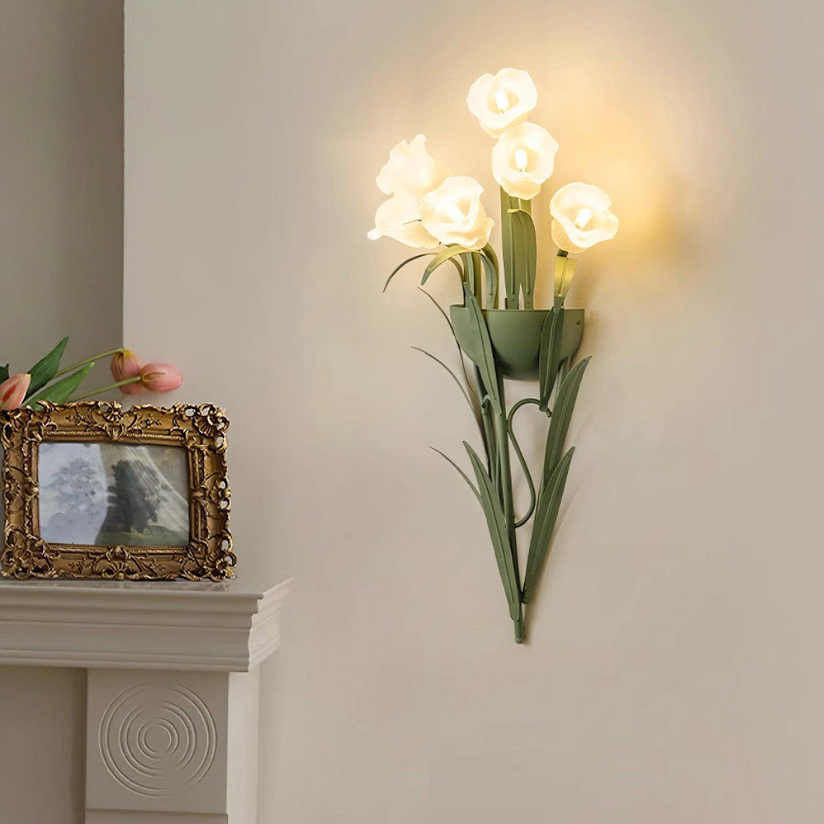 Lunafleur Lily Wall Lamp-Neutral Decor