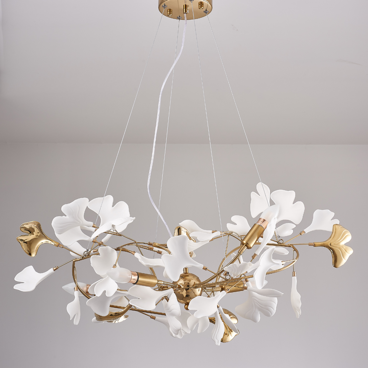 Korinor Lustre Suspension Feuille Artistic Design. Métal/Céramique. Blanc. Salon-Cielum