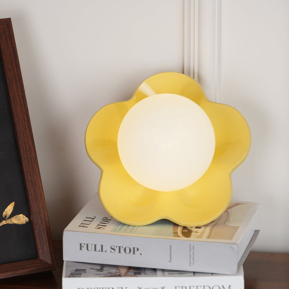 Petalia Wall Lamp-Neutral Decor