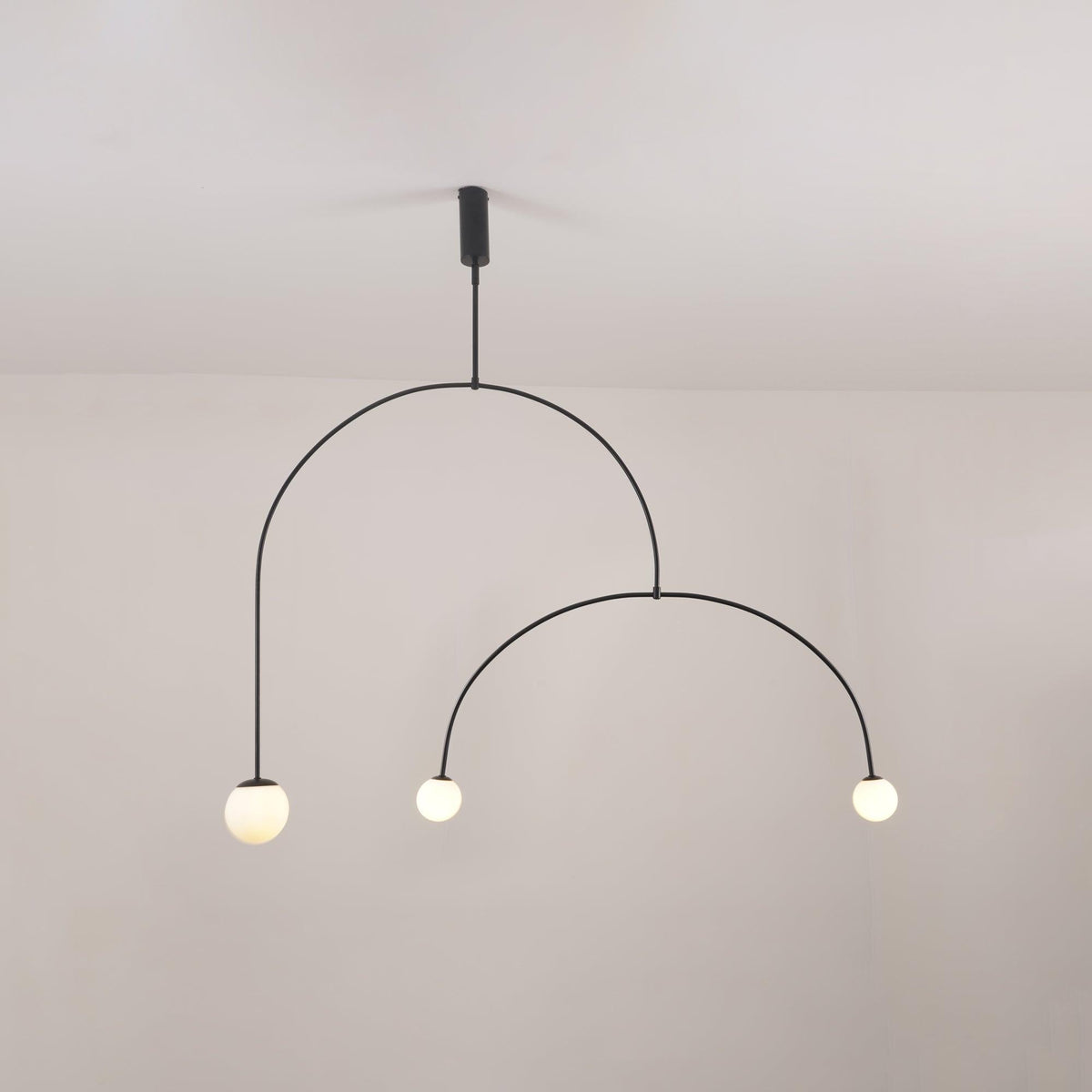 Erixy Lustre Mobile Noir Minimaliste-Cielum