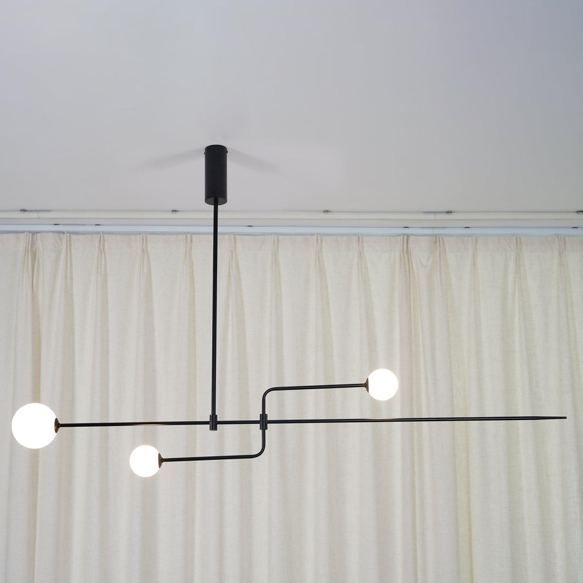 Erixy Lustre Mobile Noir Minimaliste-Cielum