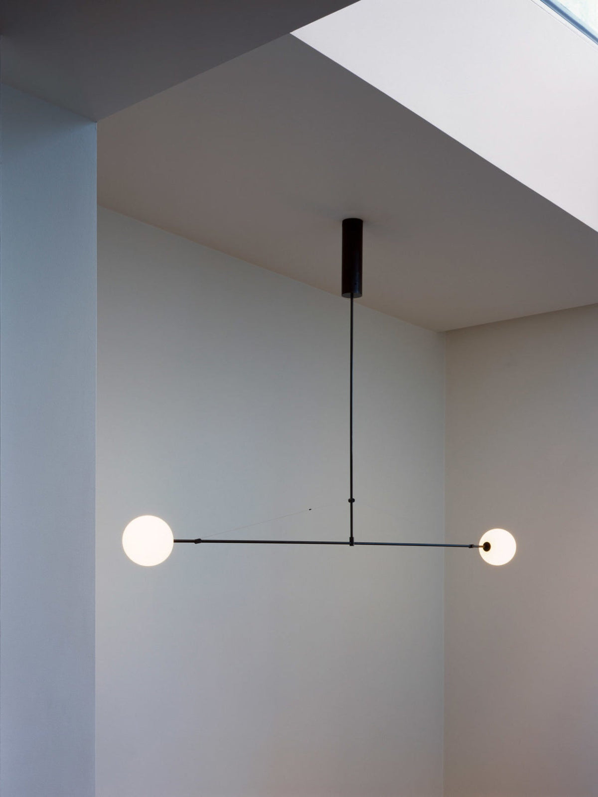 Erixy Lustre Mobile Noir Minimaliste-Cielum