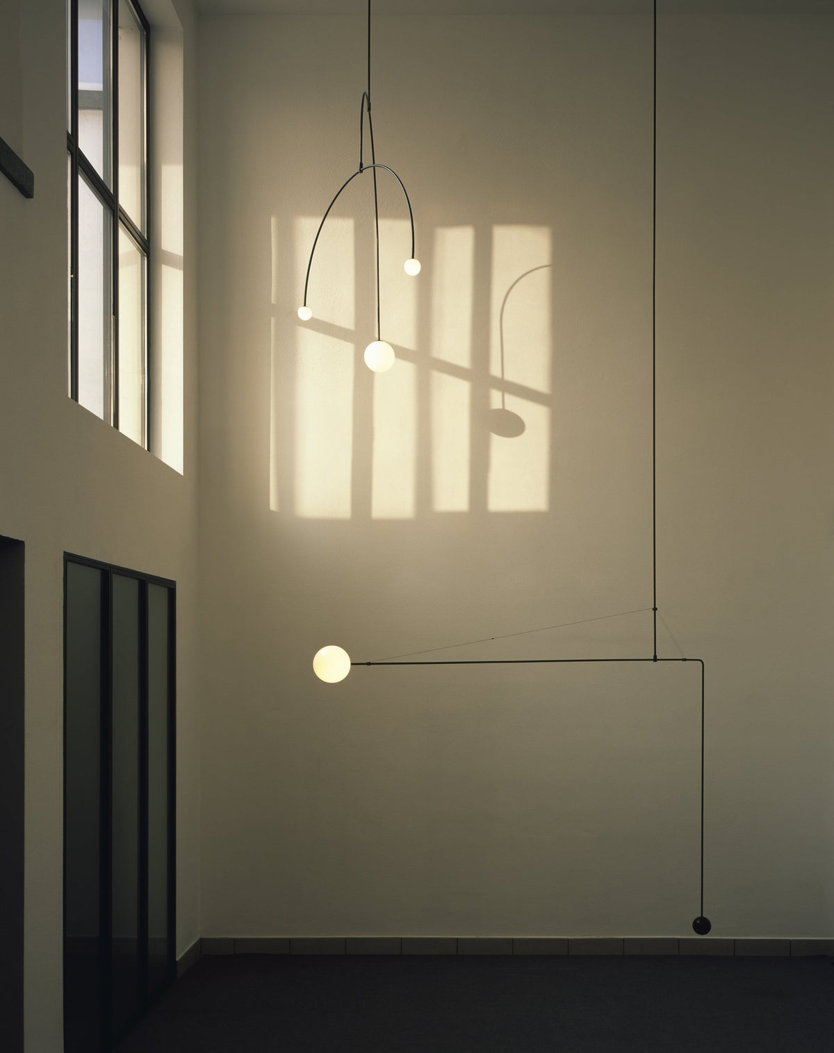 Erixy Lustre Mobile Noir Minimaliste-Cielum