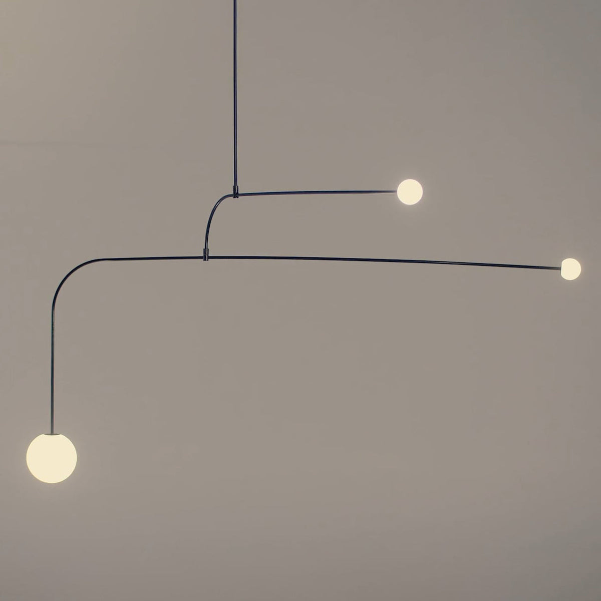 Erixy Lustre Mobile Noir Minimaliste-Cielum