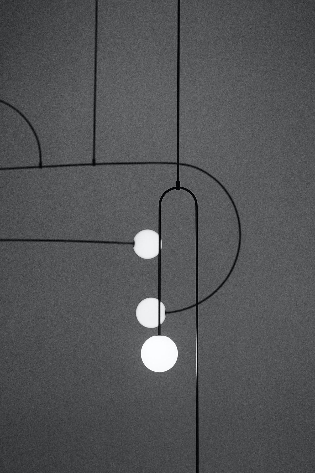 Erixy Lustre Mobile Noir Minimaliste-Cielum