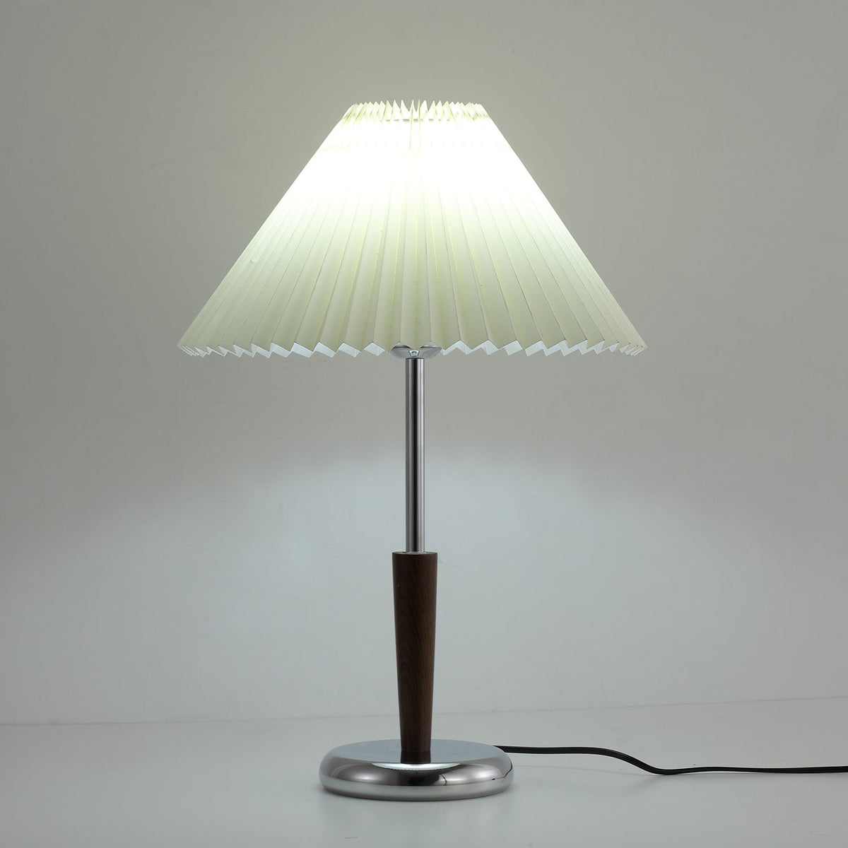 Aiden Modern Wood Table Lamp-Neutral Decor