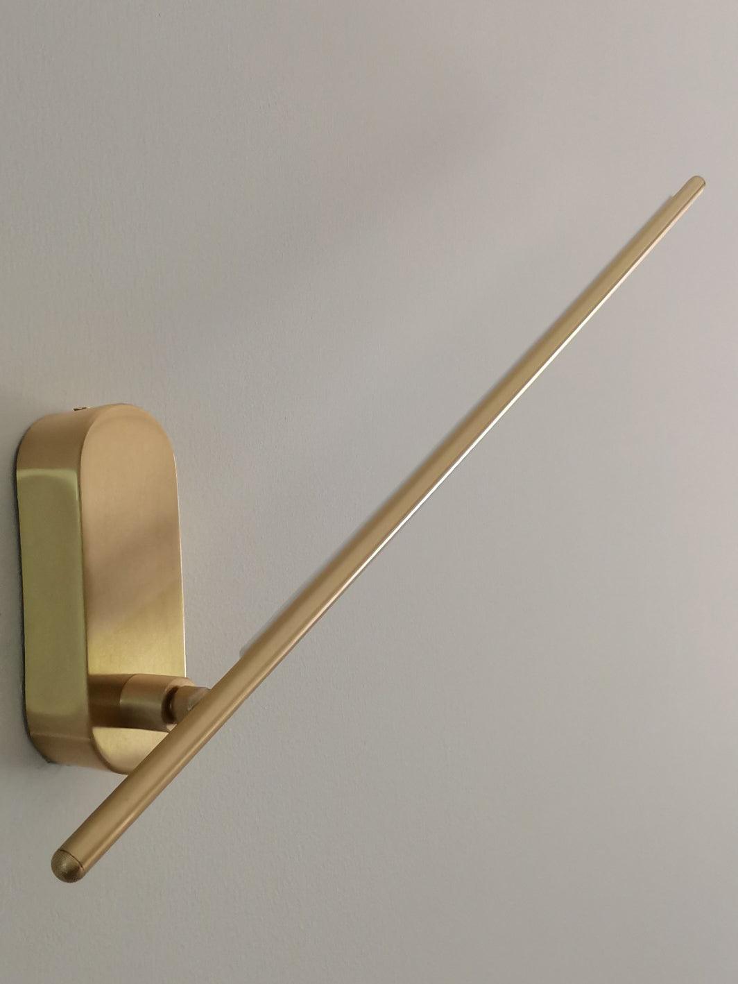 Vrysl Applique Murale avec Prise Fixe Minimaliste