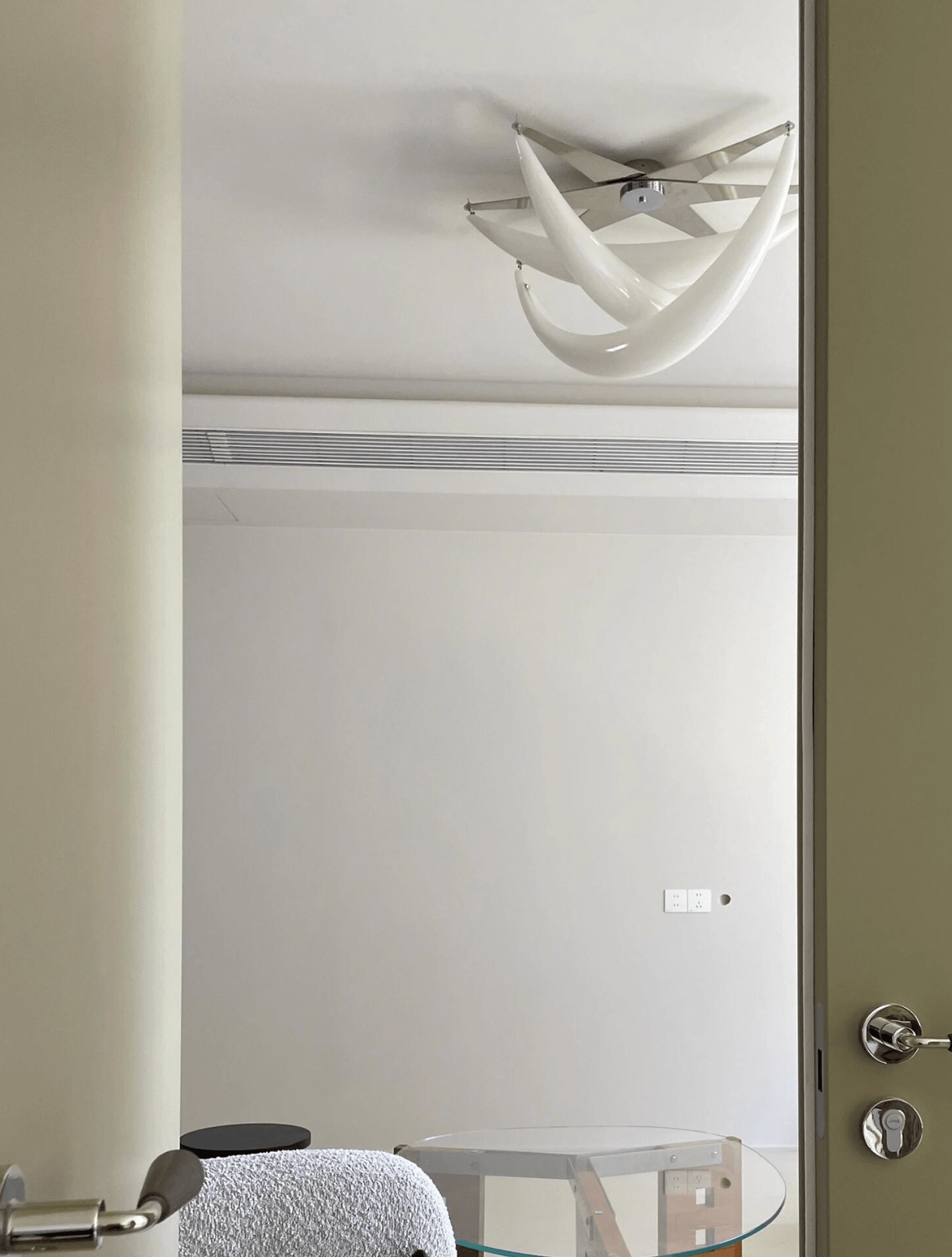 Maia Plafonnier Contemporaine en Résine Blanche