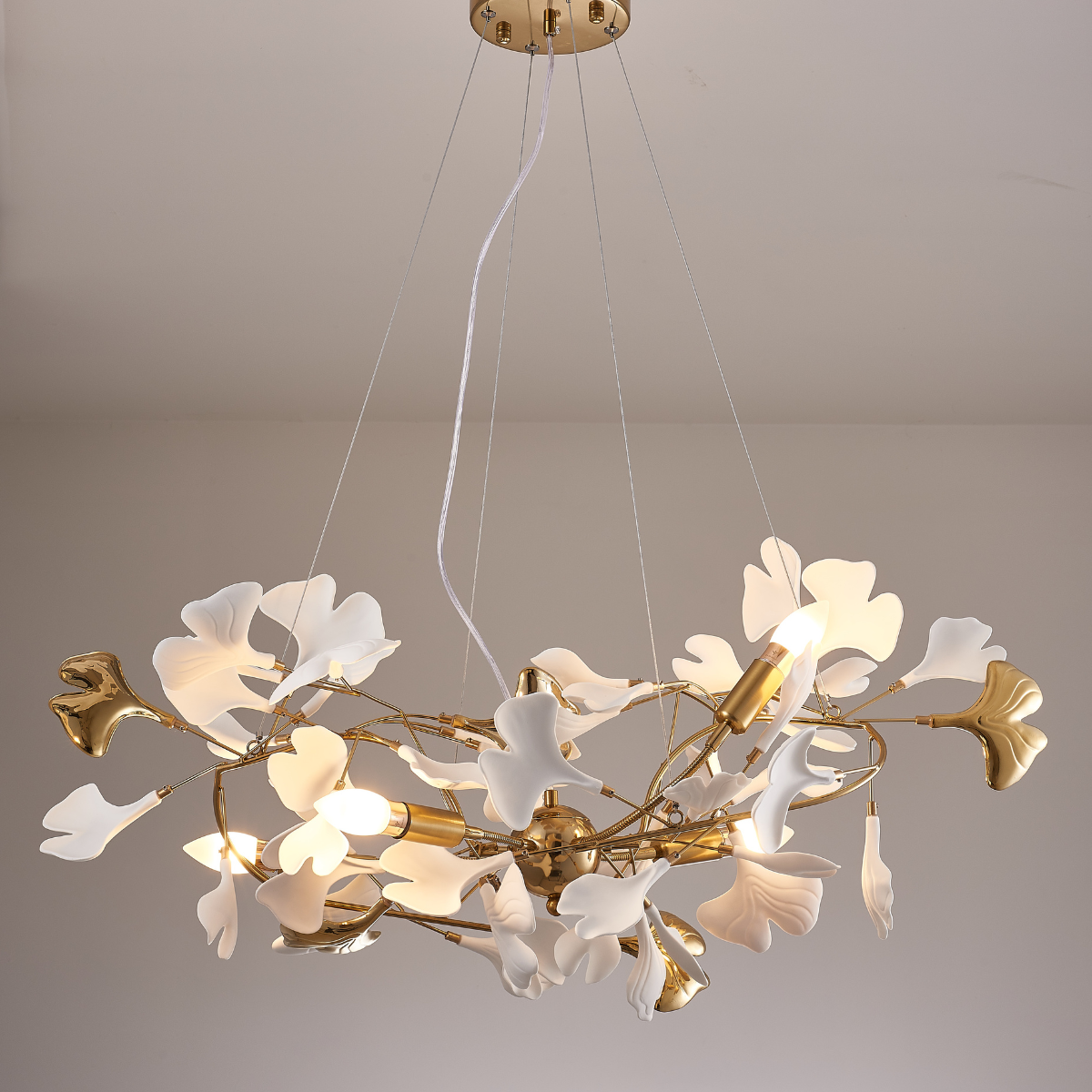 Korinor Lustre Suspension Feuille Artistic Design. Métal/Céramique. Blanc. Salon-Cielum