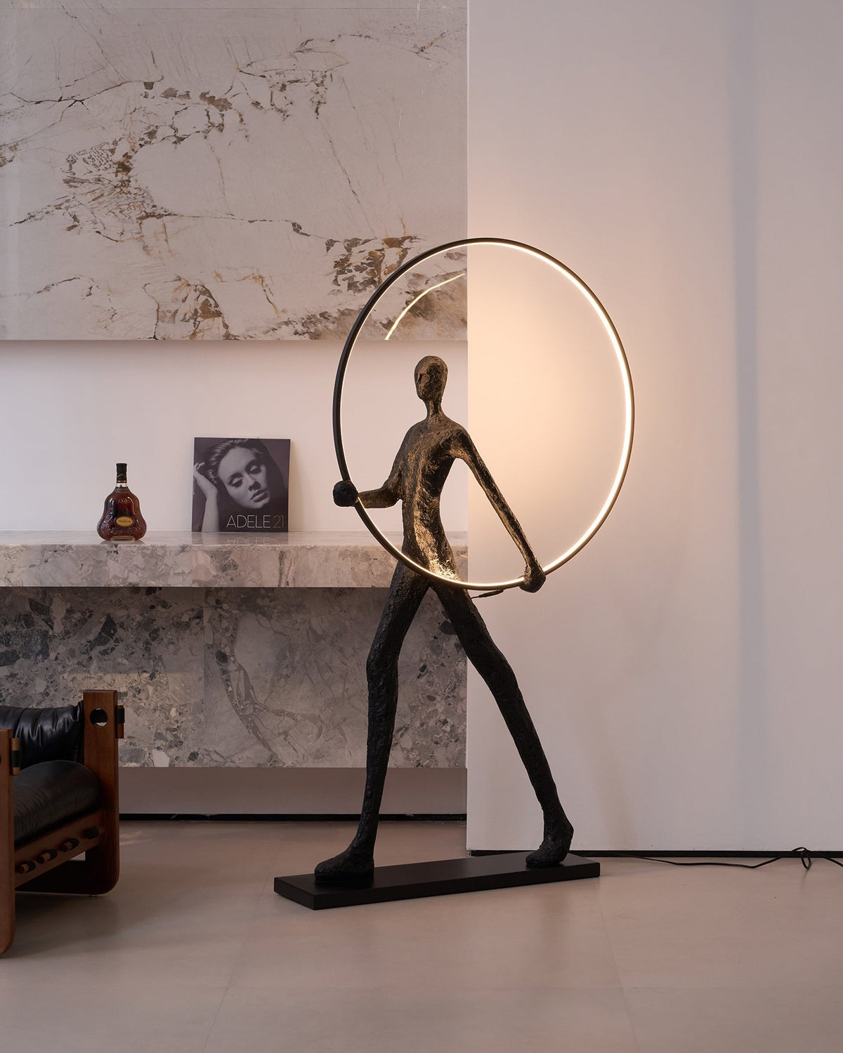Cirarelia Lampadaire Sculpture LED Figure