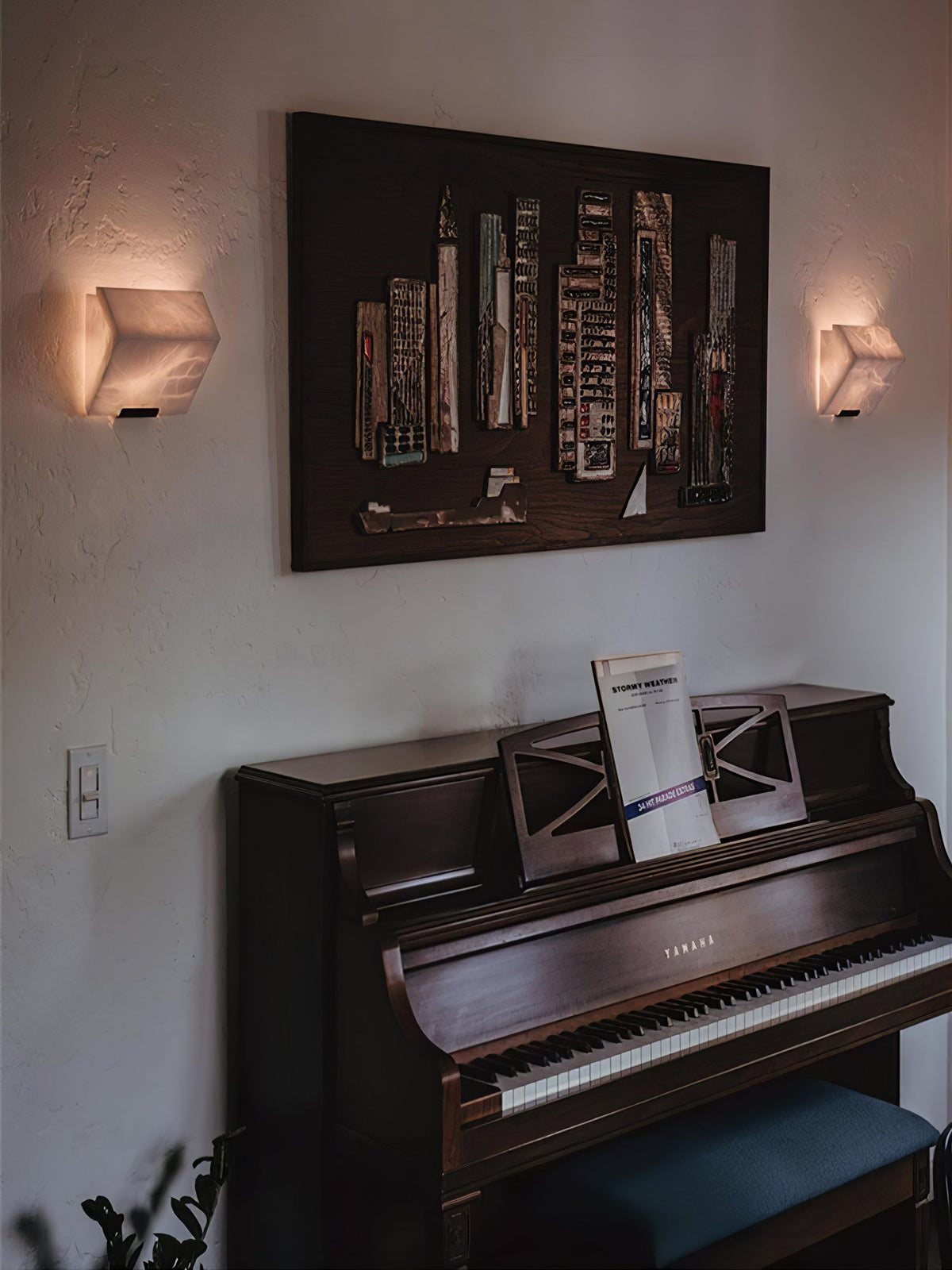 Lirove Alabaster Wall Lamp-Cielum