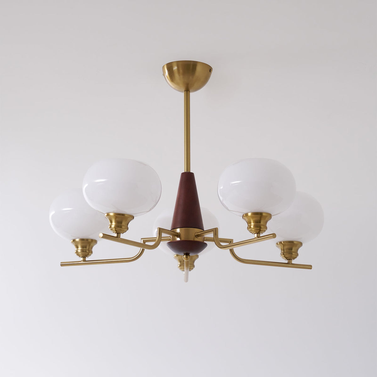 Eixor Lustre en Noyer avec Globes en Verre Opale-Cielum