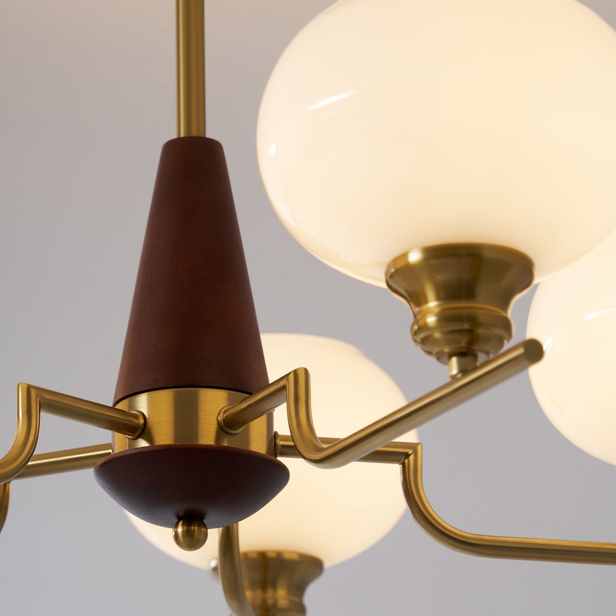 Eixor Lustre en Noyer avec Globes en Verre Opale-Cielum