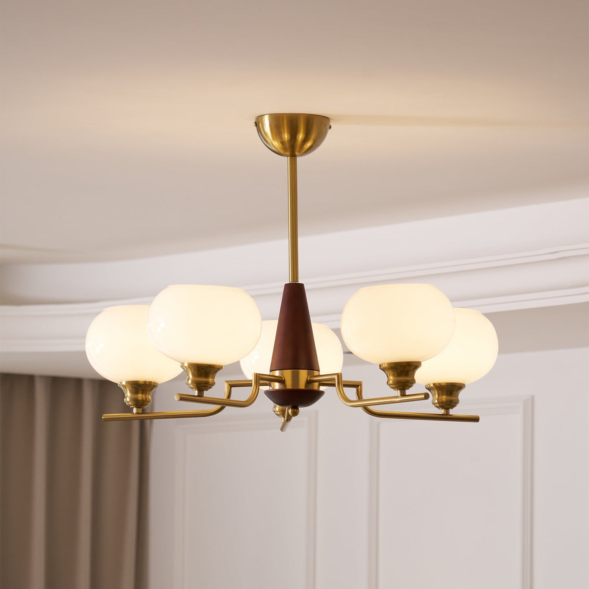 Eixor Lustre en Noyer avec Globes en Verre Opale-Cielum