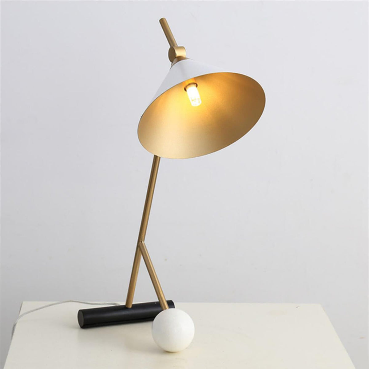 Avelo Géométrique en Marbre pour Lampe de Table