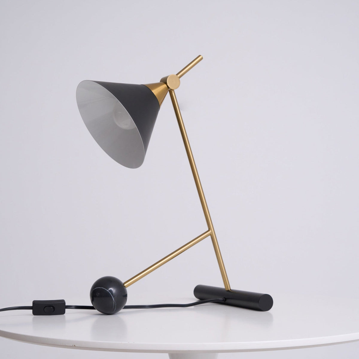Avelo Géométrique en Marbre pour Lampe de Table
