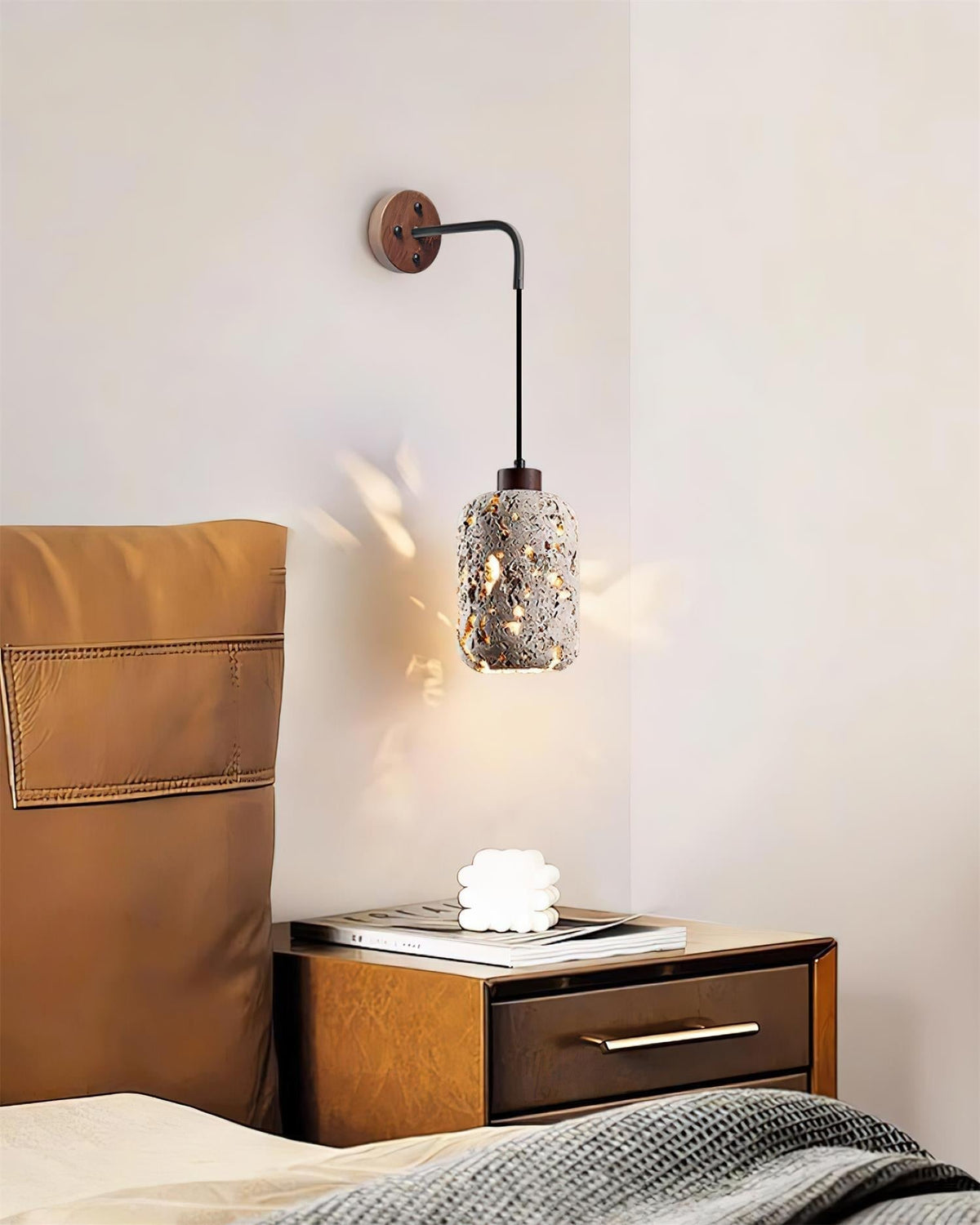 Fynel Rustic Wall Lamp-Neutral Decor