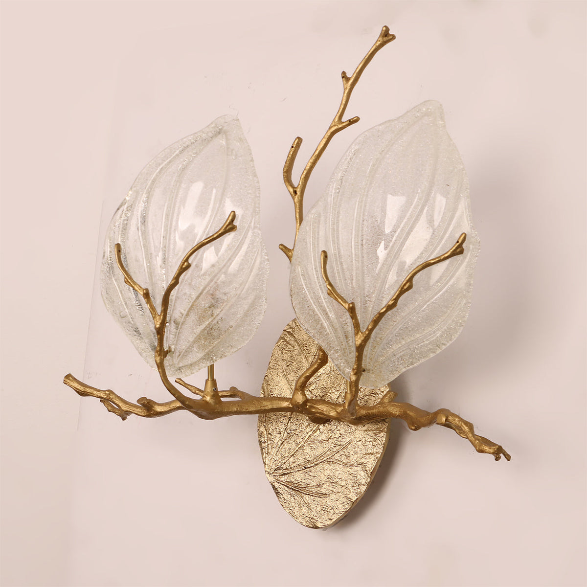 The granular frosted finish of the glass leaf, unlit.