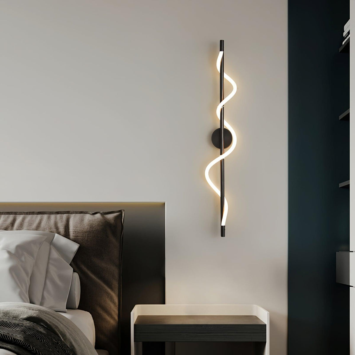 Laxi Applique murale sculpturale en laiton et silicone-Cielum
