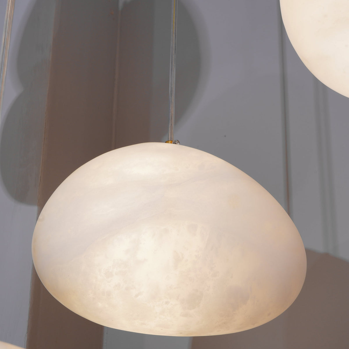 Ralen Pendant Lamp Alabaster Brass Sophistication-Neutral Decor