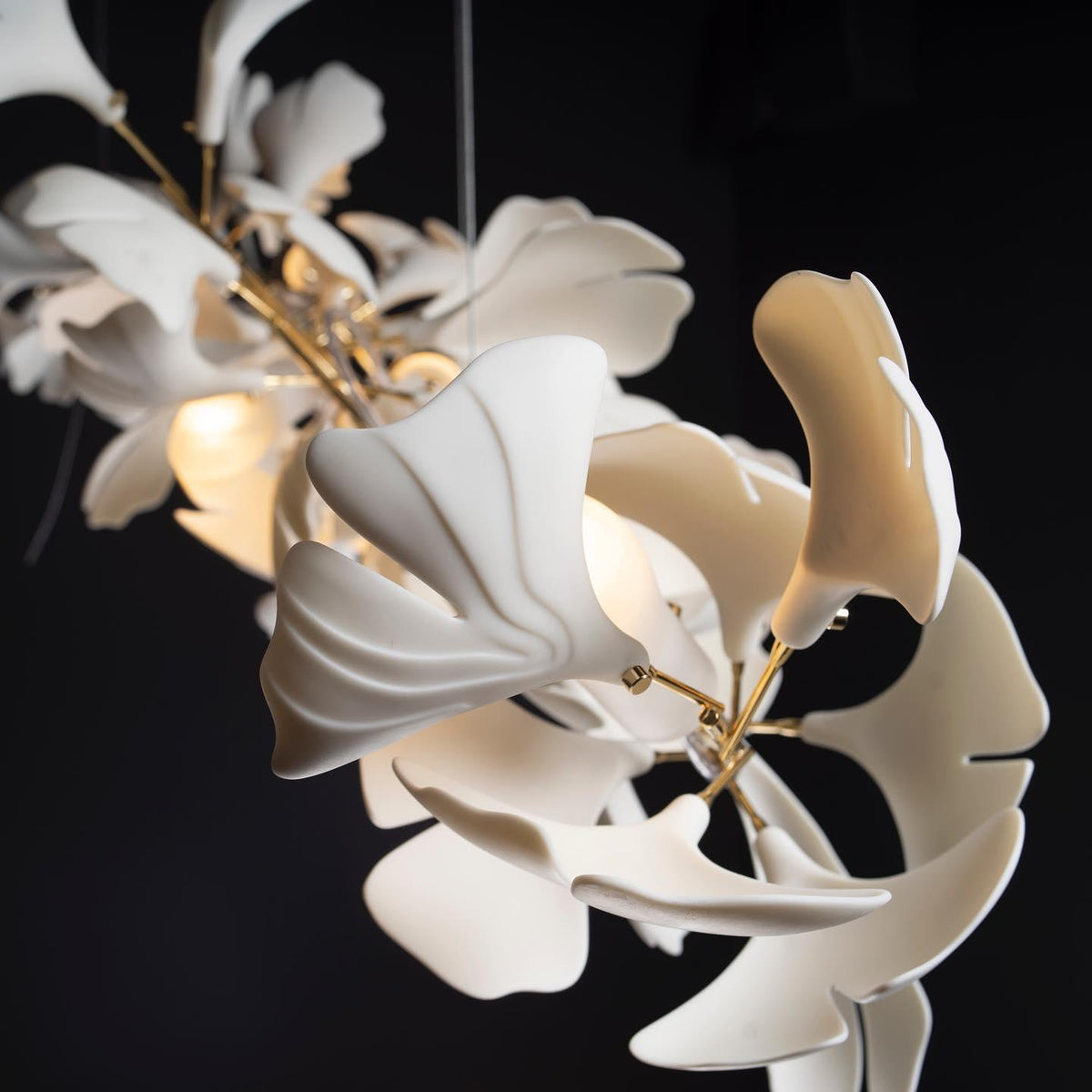 Chandelier White Ceramic Ginkgo Petals U-Neutral Decor