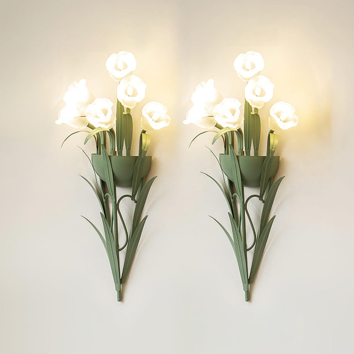 Lunafleur Lily Wall Lamp-Neutral Decor