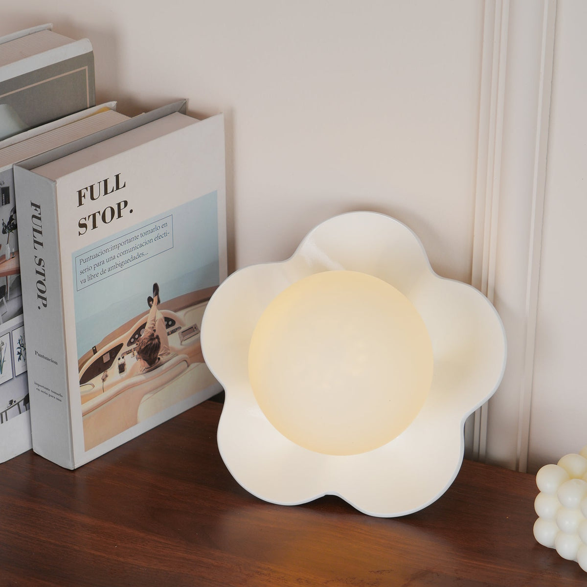 Petalia Wall Lamp-Neutral Decor