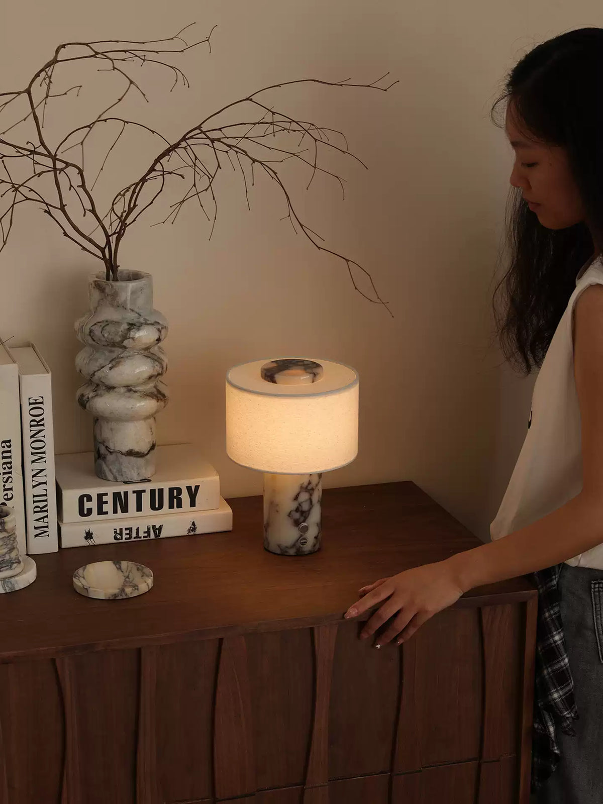 Kalvy Lampe de Table Cylindrique en Marbre Travertin