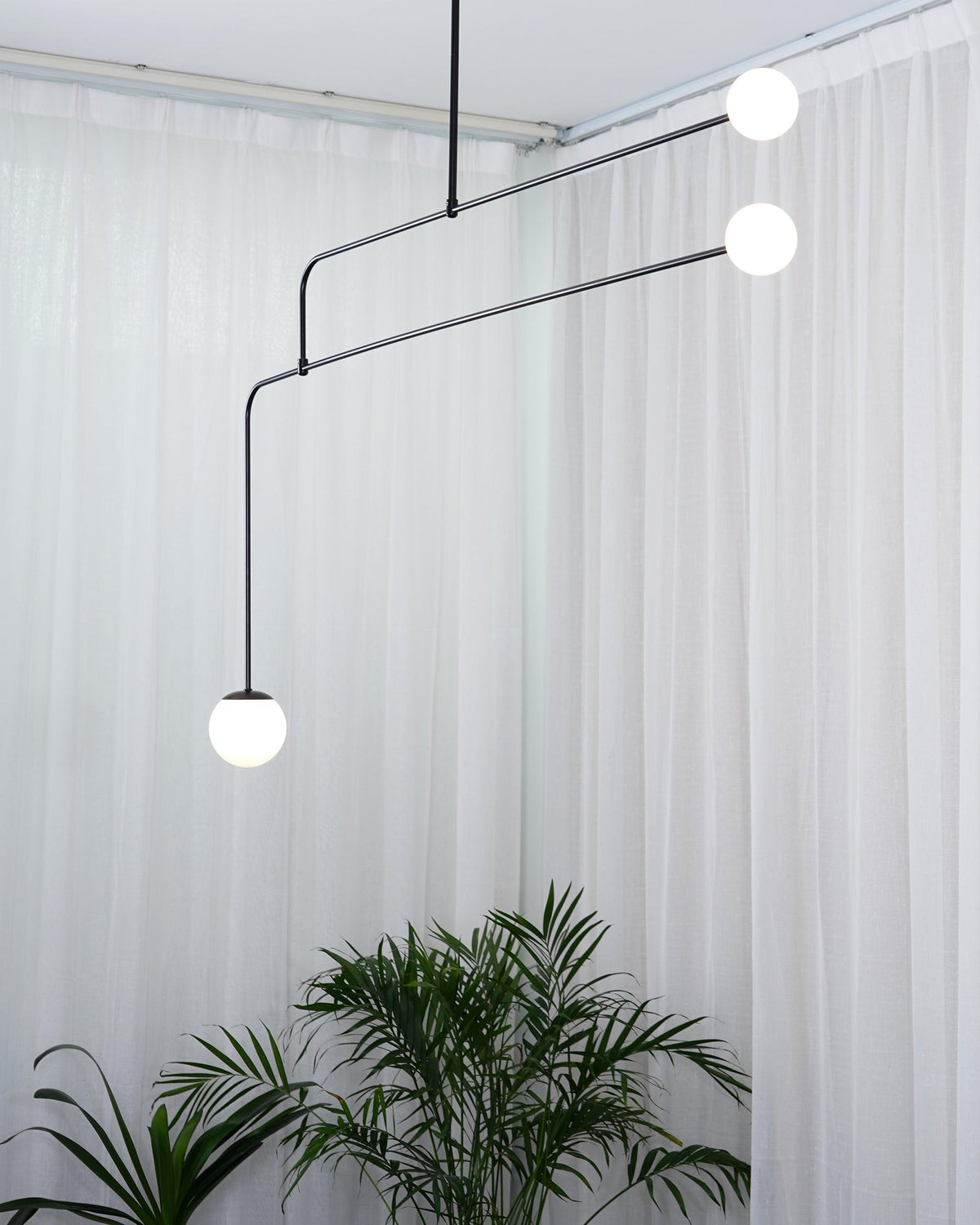 Erixy Lustre Mobile Noir Minimaliste-Cielum