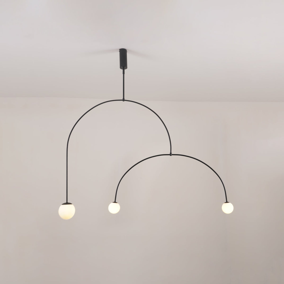 Erixy Lustre Mobile Noir Minimaliste-Cielum