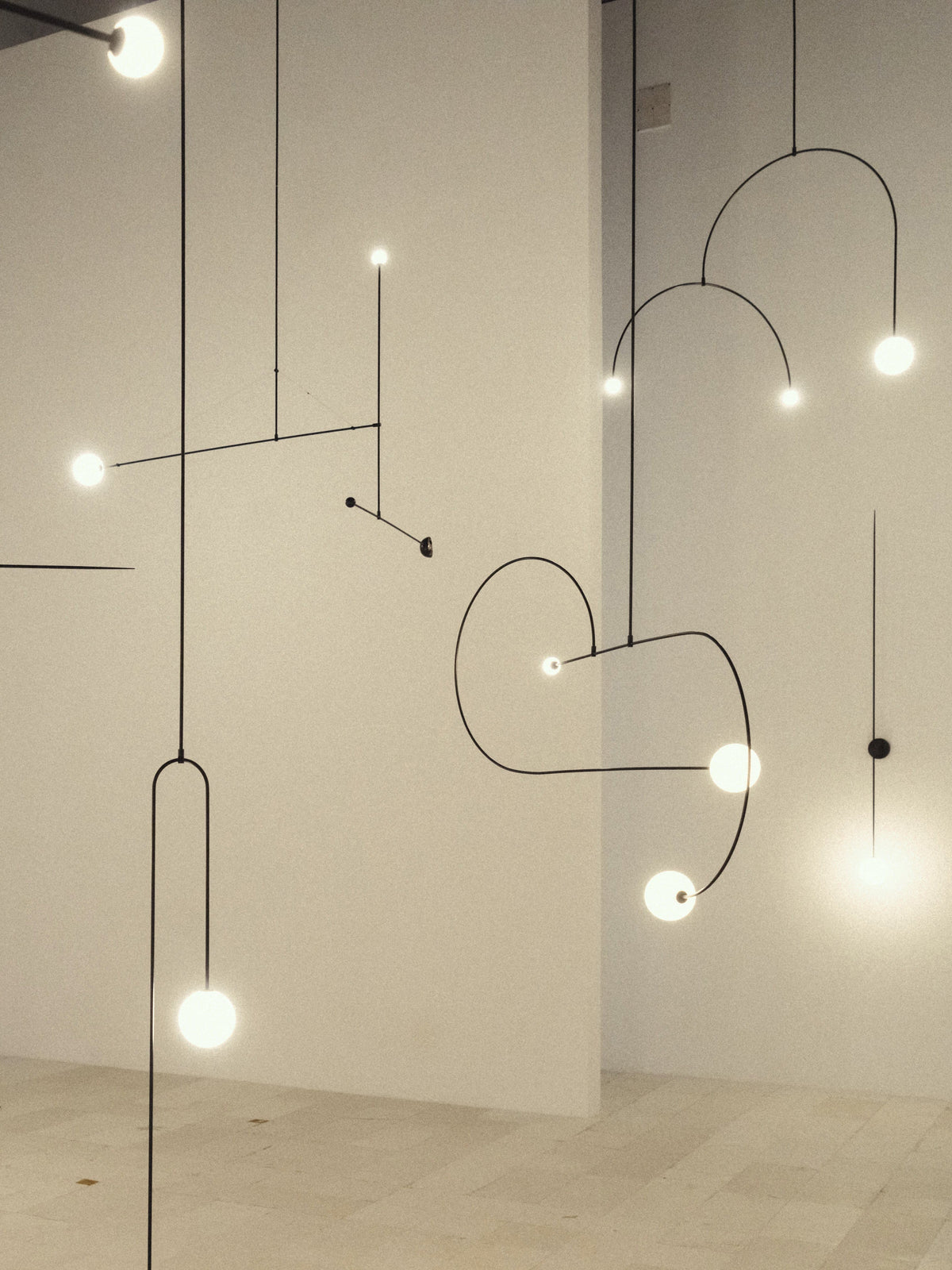Erixy Lustre Mobile Noir Minimaliste-Cielum