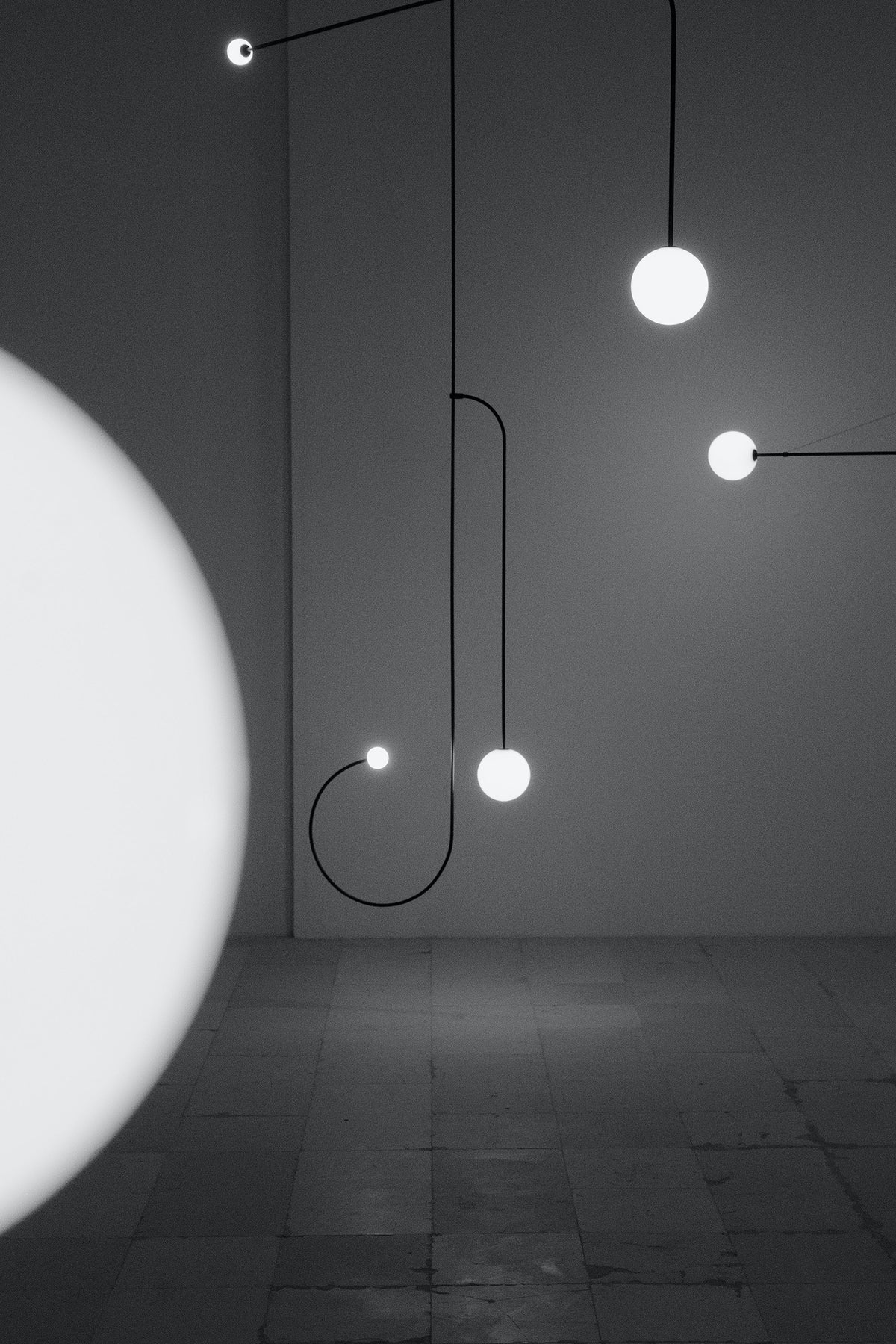 Erixy Lustre Mobile Noir Minimaliste-Cielum