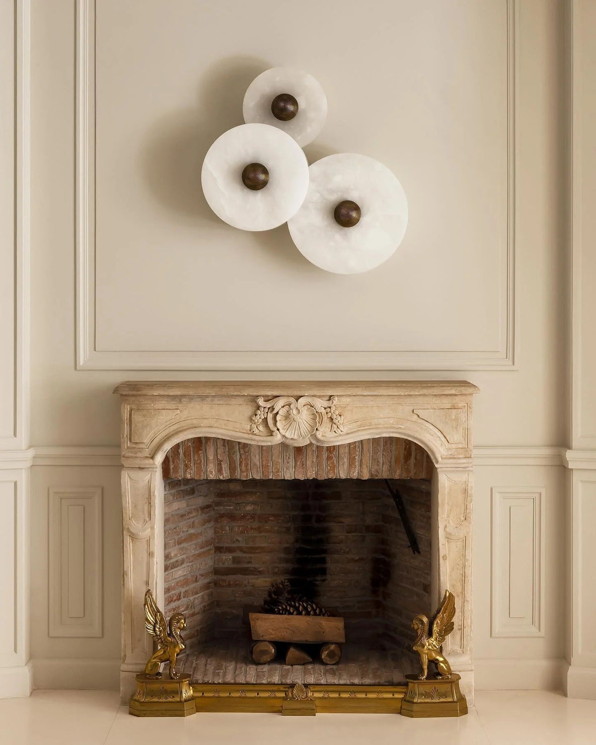 Apollo Round Alabaster Wall Lamp-Neutral Decor