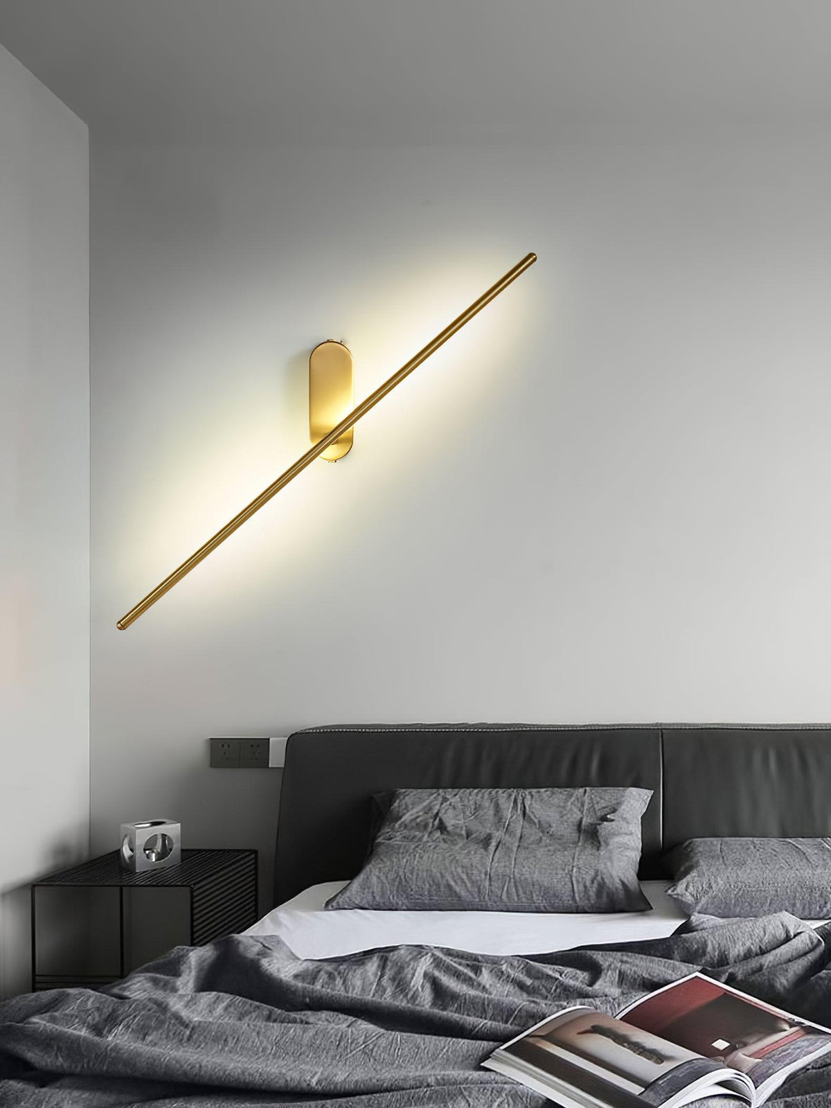 Vrysl Applique Murale avec Prise Fixe Minimaliste