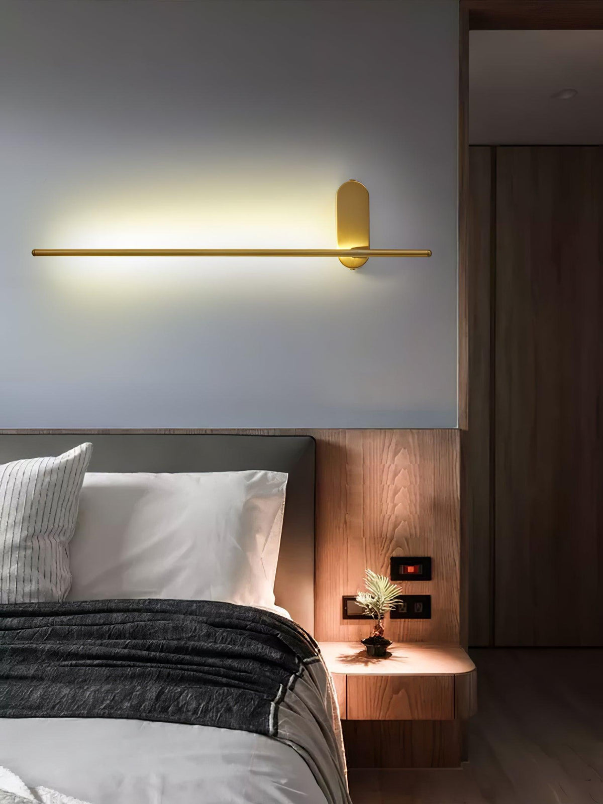 Vrysl Applique Murale avec Prise Fixe Minimaliste