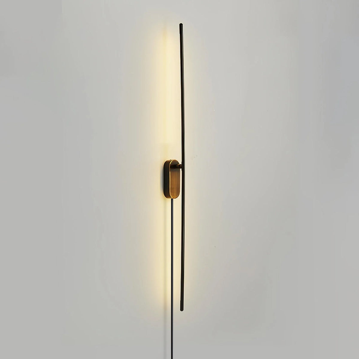 Vrysl Applique Murale avec Prise Fixe Minimaliste