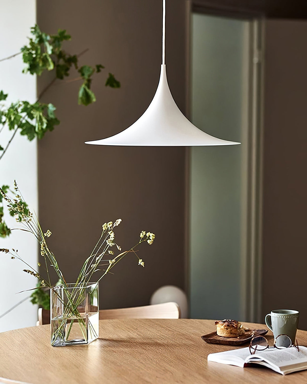 Viro Pendant Lamp Slim Neck and Wide Flare Contemporary Dining-Neutral Decor